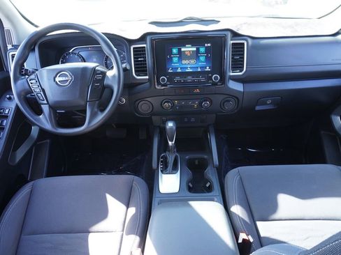 Used 2022 Nissan Frontier SV RWD image 11