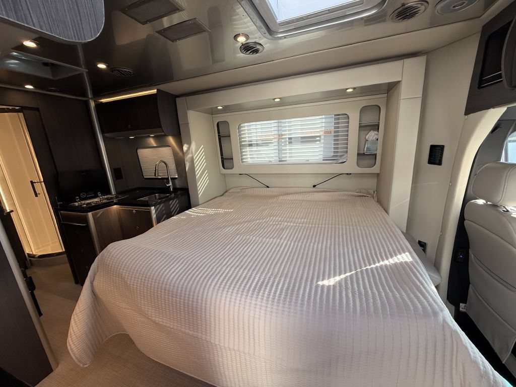Used 2020 Mercedes-Benz Sprinter 3500 image 41