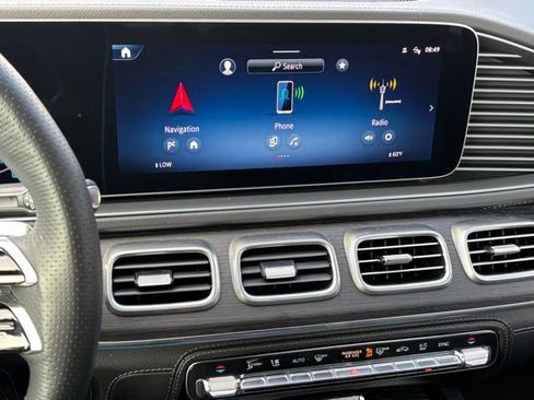 Used 2025 Mercedes-Benz GLS 580 4MATIC image 26
