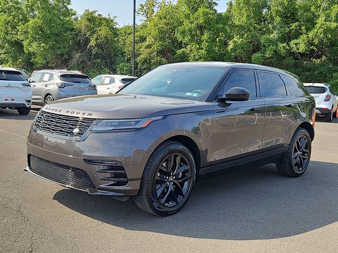 Used 2025 Land Rover Range Rover Velar Dynamic SE AWD/4WD image 3