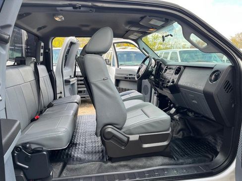 Used 2016 Ford F250 XL w/ Power Equipment Group image 10