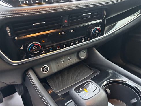 Used 2022 Nissan Rogue SL w/ SL Premium Package image 21