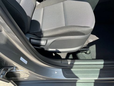 Used 2025 Kia Soul LX w/ LX Technology Package FWD image 27