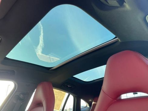 Used 2022 Porsche Panamera 4S image 33