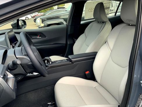 New 2026 Toyota Prius XLE image 9
