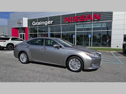 Used 2015 Lexus ES 350 w/ Luxury Package FWD image 38