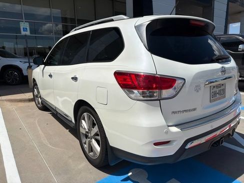 Used 2015 Nissan Pathfinder Platinum w/ Cargo Package FWD image 4