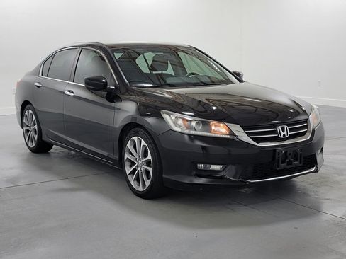 Used 2014 Honda Accord Sport image 2