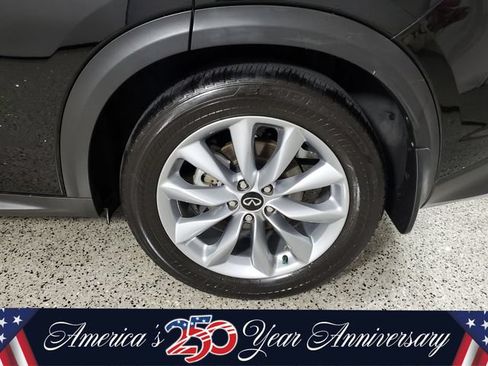 Certified 2022 INFINITI QX50 Essential FWD image 9
