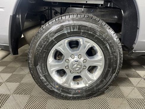 Used 2024 RAM 2500 Big Horn AWD/4WD image 12
