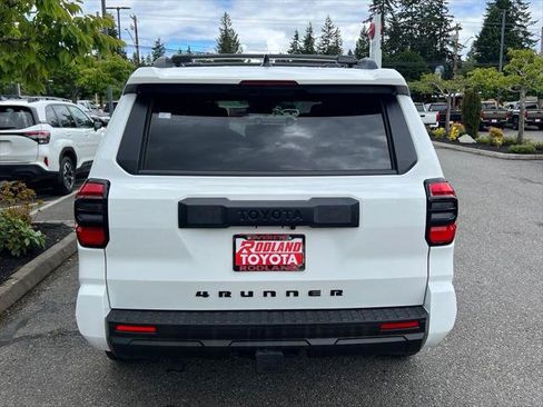 Certified 2025 Toyota 4Runner SR5 AWD/4WD image 8