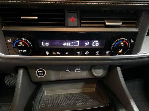Certified 2023 Nissan Rogue SV w/ SV Premium B Package AWD/4WD image 19