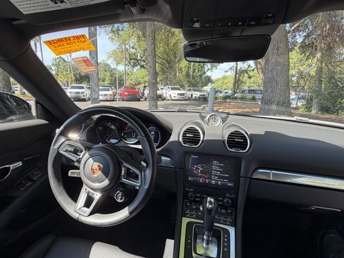 Certified 2019 Porsche 718 Cayman RWD image 33