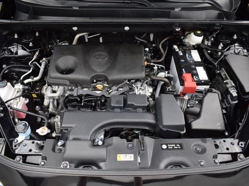 Used 2025 Toyota RAV4 XLE image 9