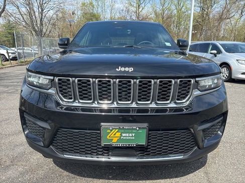 Used 2025 Jeep Grand Cherokee Laredo X image 2