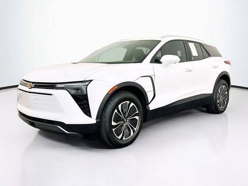 Used 2024 Chevrolet Blazer EV LT AWD/4WD image 3