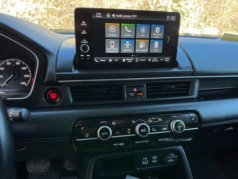 Used 2025 Honda Pilot EX-L image 15