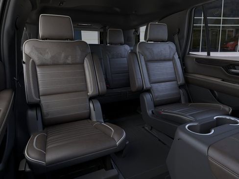 New 2026 GMC Yukon Denali Ultimate w/ LPO, Floor Liner Package AWD/4WD image 17