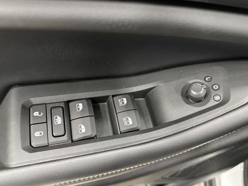 New 2025 Jeep Grand Cherokee L Altitude image 27