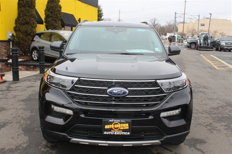 Used 2023 Ford Explorer XLT w/ Equipment Group 202A AWD/4WD image 21