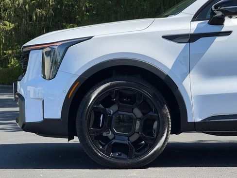Used 2025 Kia Sorento SX AWD/4WD image 4