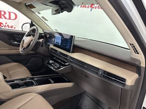 Used 2023 Lincoln Corsair Reserve w/ Equipment Group 201A image 17