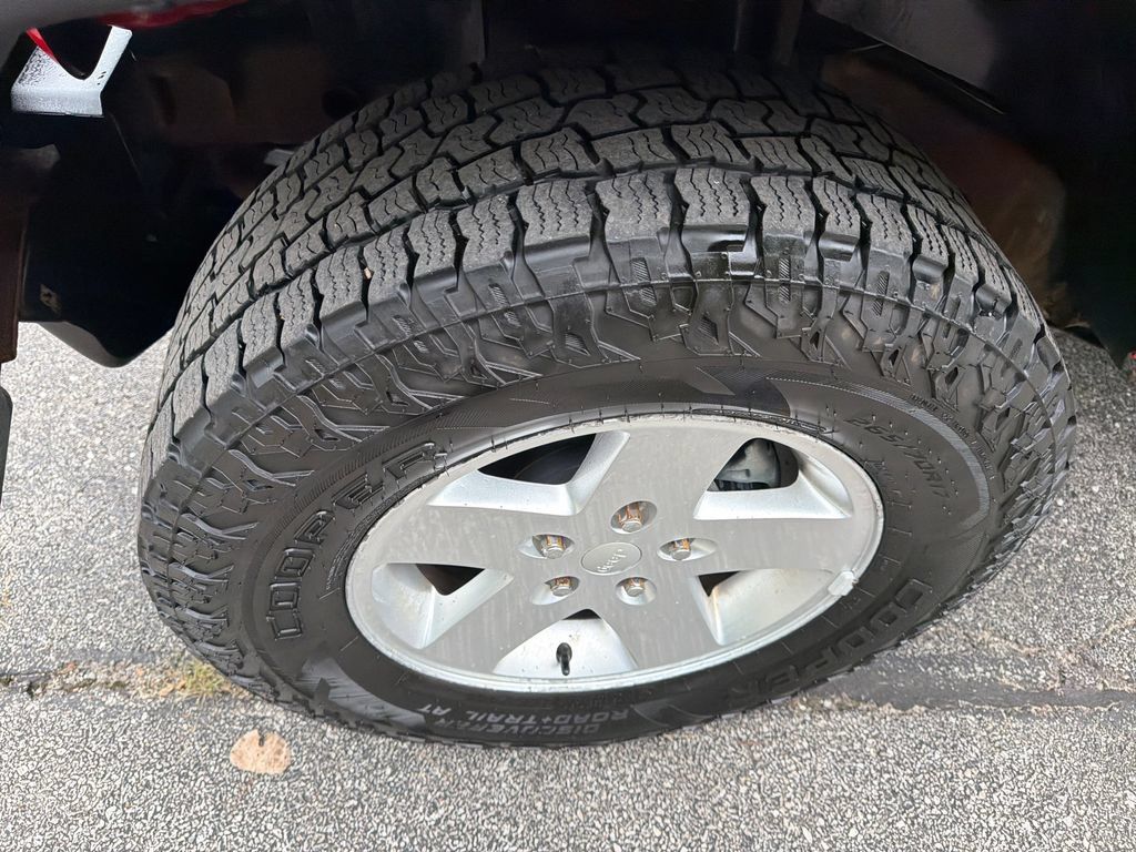 Used 2011 Jeep Wrangler Sport AWD/4WD image 12