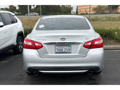 Used 2016 Nissan Altima 2.5 SV FWD image 6