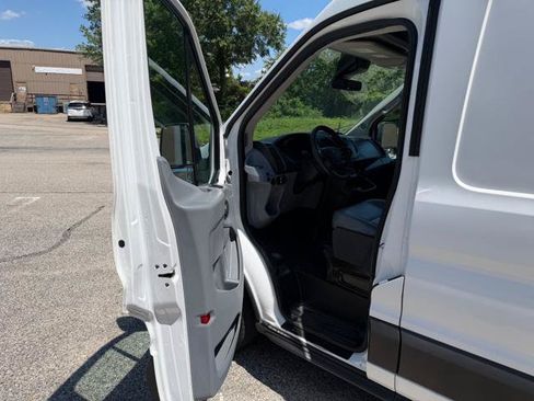 Used 2019 Ford Transit 250 148 Medium Roof RWD image 24