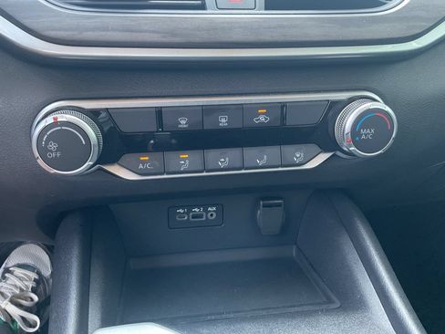 Used 2025 Nissan Altima 2.5 SV FWD image 22