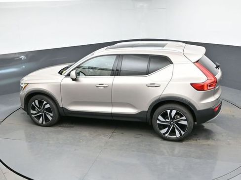 Used 2023 Volvo XC40 B5 Plus w/ Driver Assist Package image 19