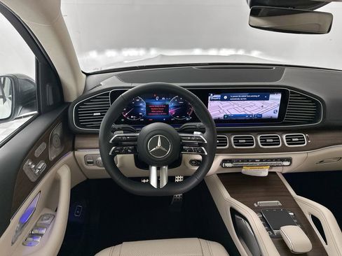 New 2026 Mercedes-Benz GLS 450 4MATIC image 24