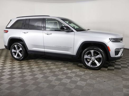 Used 2024 Jeep Grand Cherokee Limited w/ Luxury Tech Group II AWD/4WD image 22