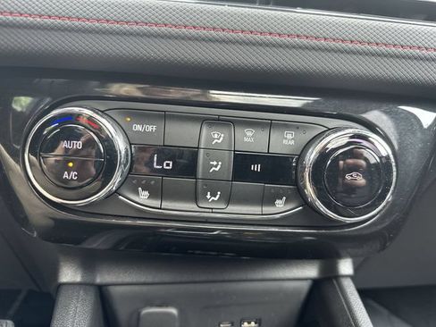 Used 2024 Chevrolet TrailBlazer RS w/ Convenience Package AWD/4WD image 19