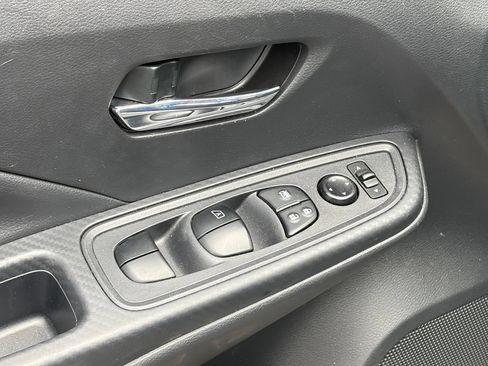 Used 2025 Nissan Versa SV FWD image 6