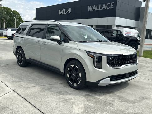 New 2026 Kia Carnival EX FWD image 4