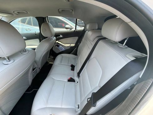 Used 2015 Mercedes-Benz GLA 250 image 9