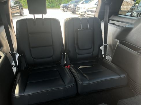 Used 2017 Ford Explorer Limited AWD/4WD image 24