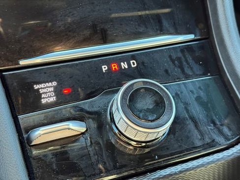 Used 2025 Jeep Grand Cherokee L Limited w/ Black Appearance Package image 23