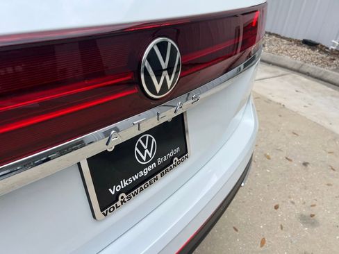 New 2026 Volkswagen Atlas SE FWD image 30