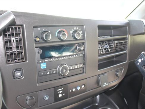 Used 2021 Chevrolet Express 2500 RWD image 25