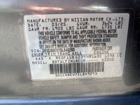 Used 2025 Nissan Versa SV FWD image 27