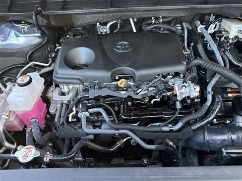 Used 2023 Toyota Highlander LE image 35