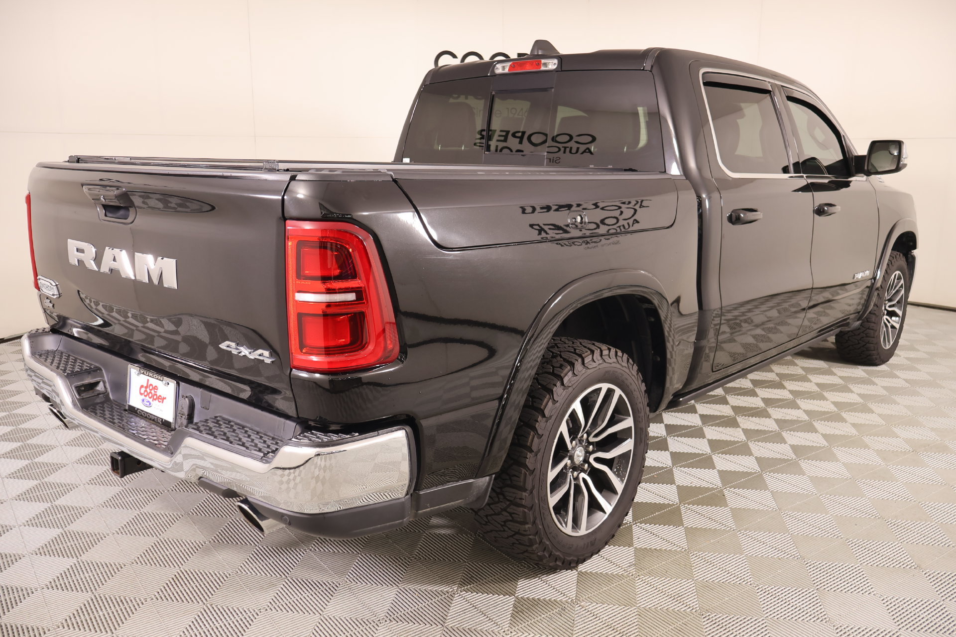 Used 2025 RAM 1500 Limited w/ Trailer Tow Group AWD/4WD image 21