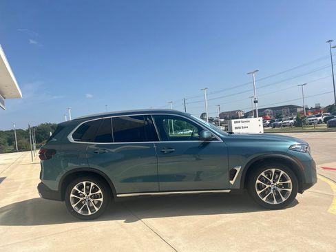 Used 2024 BMW X5 xDrive40i w/ Premium Package AWD/4WD image 10