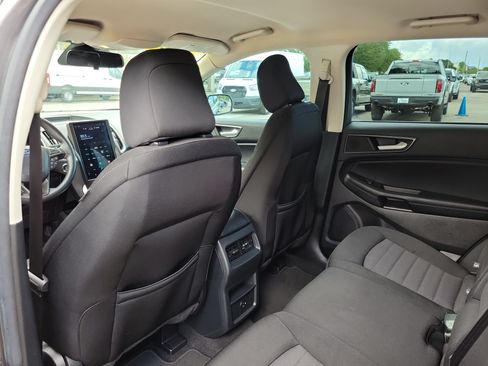 Used 2021 Ford Edge SE FWD image 14
