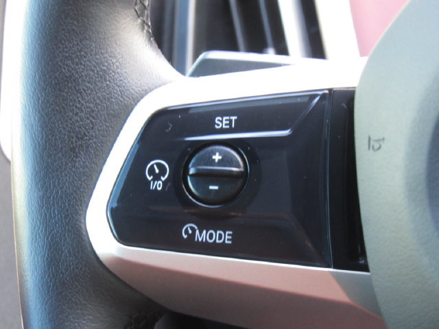 Used 2022 BMW iX xDrive50 w/ Sport Package AWD/4WD image 26
