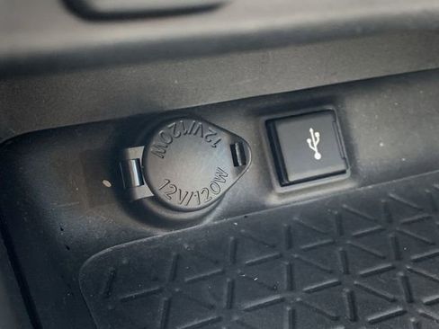 Certified 2021 Toyota RAV4 XLE Premium FWD image 27