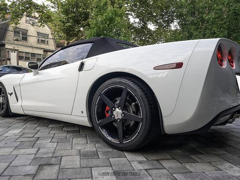 Used 2006 Chevrolet Corvette Convertible w/ Preferred Equipment Group RWD image 16