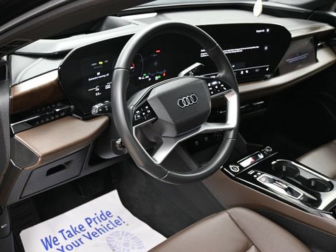 Used 2025 Audi A6 e-tron Prestige AWD/4WD image 18